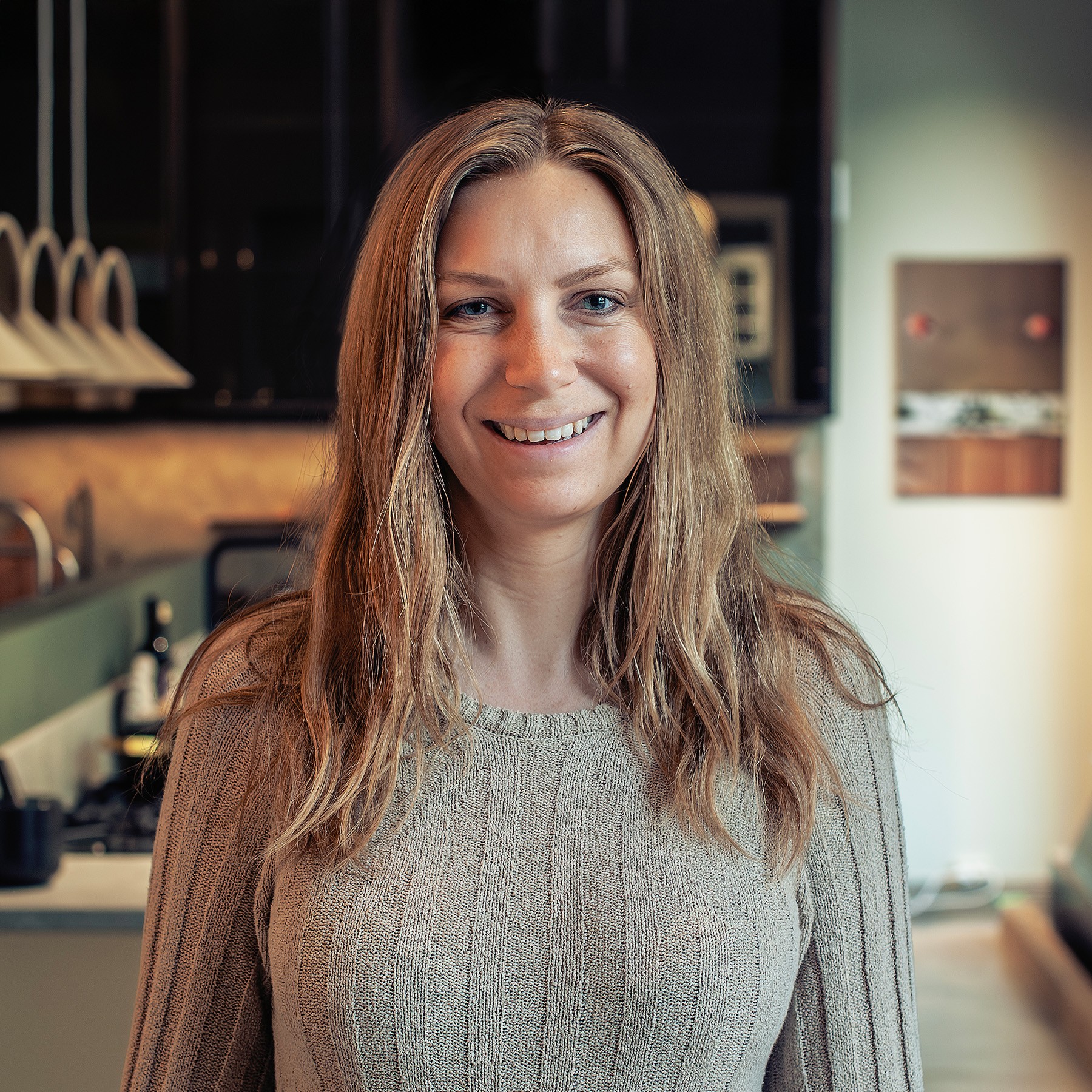 uploads/Personal/Louisa kvadrat 2025.jpg